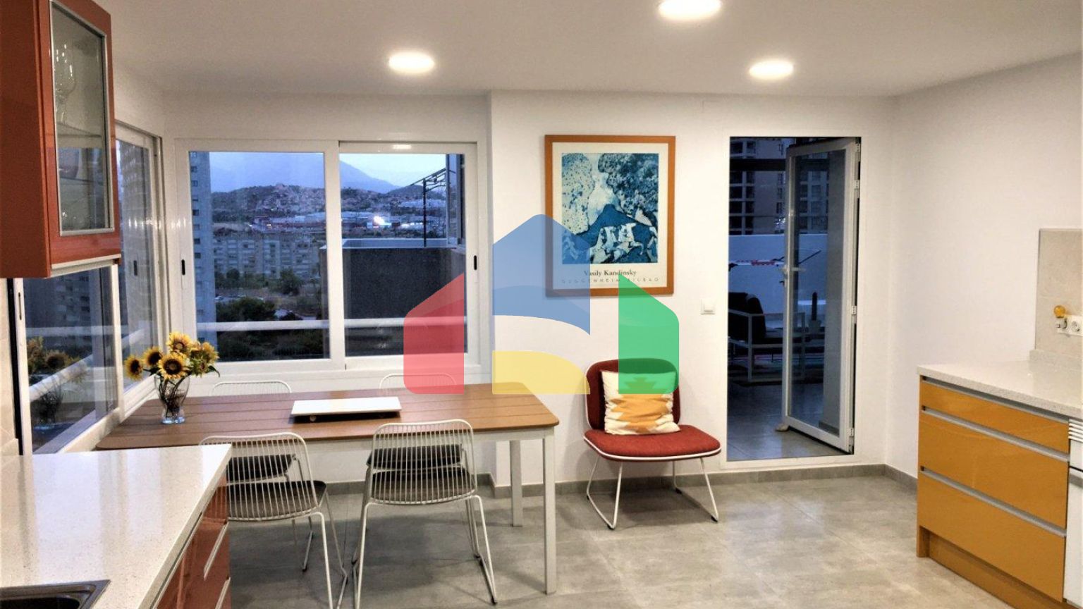 ВЕЛИКОЛЕПНЫЙ ПЕНТХАУС В БЕНИДОРМЕ В ЛА КАЛА С ВИДОМ НА МОРЕ