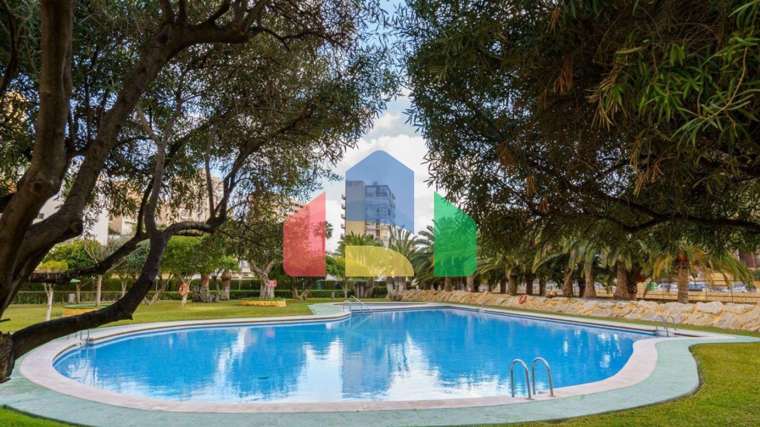 ВЕЛИКОЛЕПНЫЙ ПЕНТХАУС В БЕНИДОРМЕ В ЛА КАЛА С ВИДОМ НА МОРЕ