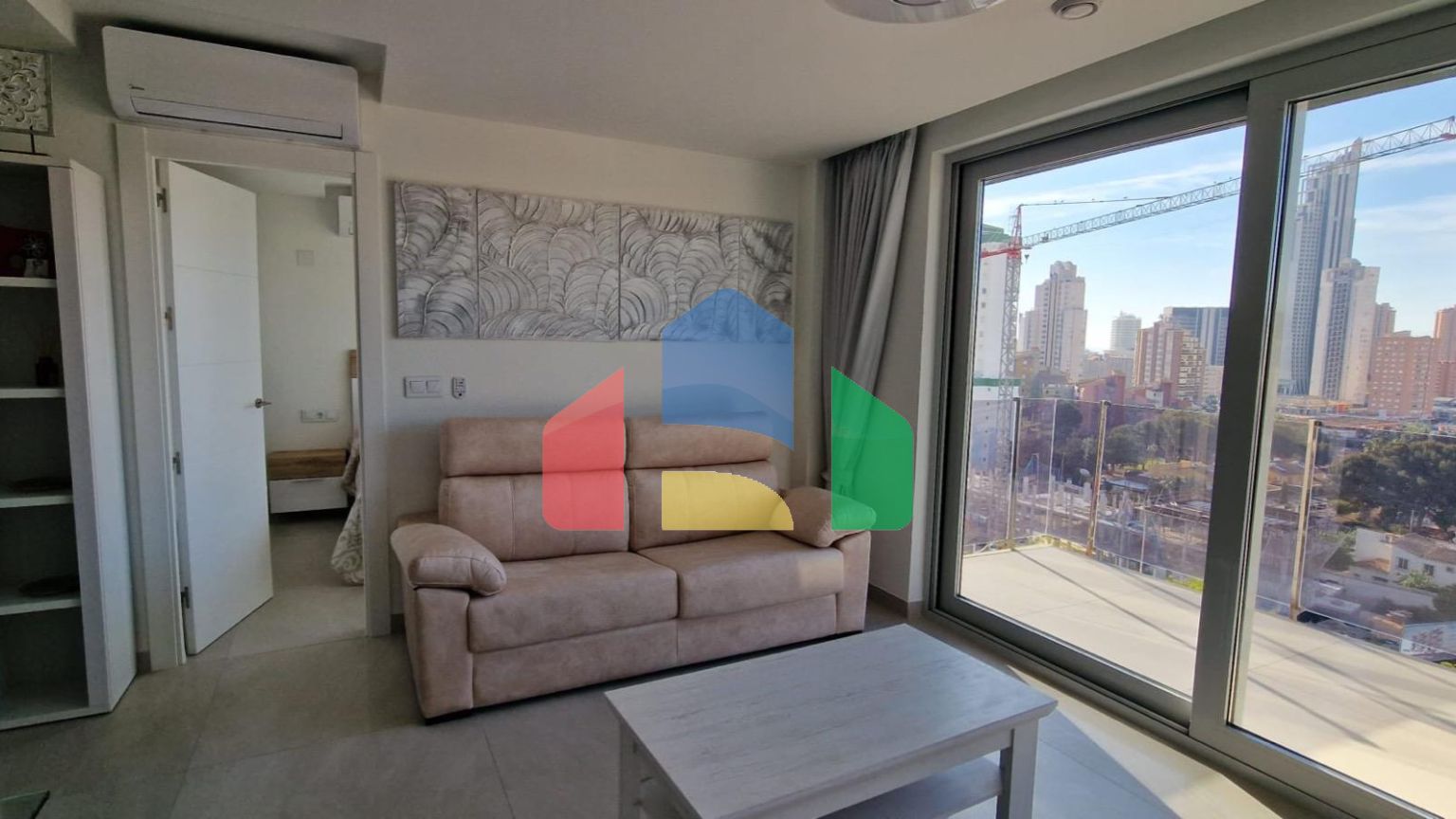 НОВЫЕ МЕБЛИРОВАННЫЕ КВАРТИРЫ С ТУРИСТИЧЕСКОЙ ЛИЦЕНЗИЕЙ В ЛА КАЛА, БЕНИДОРМ