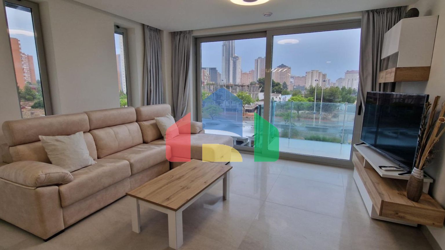 НОВЫЕ МЕБЛИРОВАННЫЕ КВАРТИРЫ С ТУРИСТИЧЕСКОЙ ЛИЦЕНЗИЕЙ В ЛА КАЛА, БЕНИДОРМ