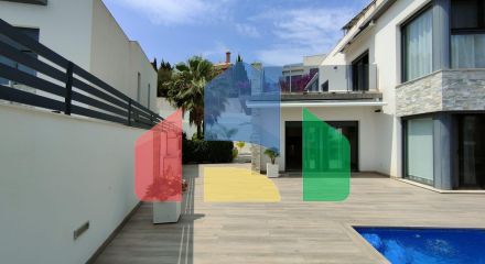 ОТДЕЛЬНАЯ ВИЛЛА С 4 СПАЛЬНЯМИ И ВИДОМ НА МОРЕ И ГОРЫ В ФИНЕСТРАТЕ