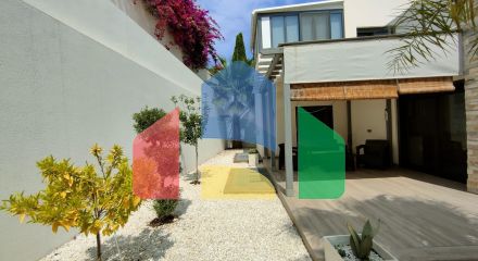 ОТДЕЛЬНАЯ ВИЛЛА С 4 СПАЛЬНЯМИ И ВИДОМ НА МОРЕ И ГОРЫ В ФИНЕСТРАТЕ