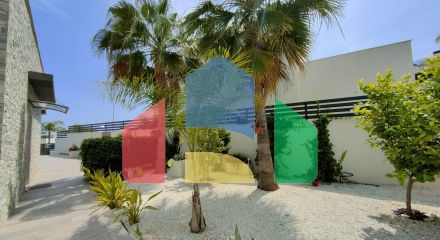 ОТДЕЛЬНАЯ ВИЛЛА С 4 СПАЛЬНЯМИ И ВИДОМ НА МОРЕ И ГОРЫ В ФИНЕСТРАТЕ