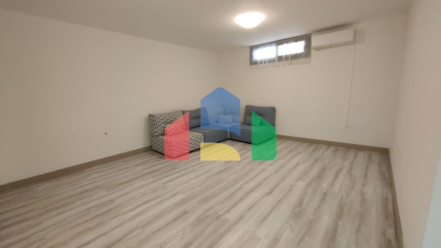 ОТДЕЛЬНАЯ ВИЛЛА С 4 СПАЛЬНЯМИ И ВИДОМ НА МОРЕ И ГОРЫ В ФИНЕСТРАТЕ