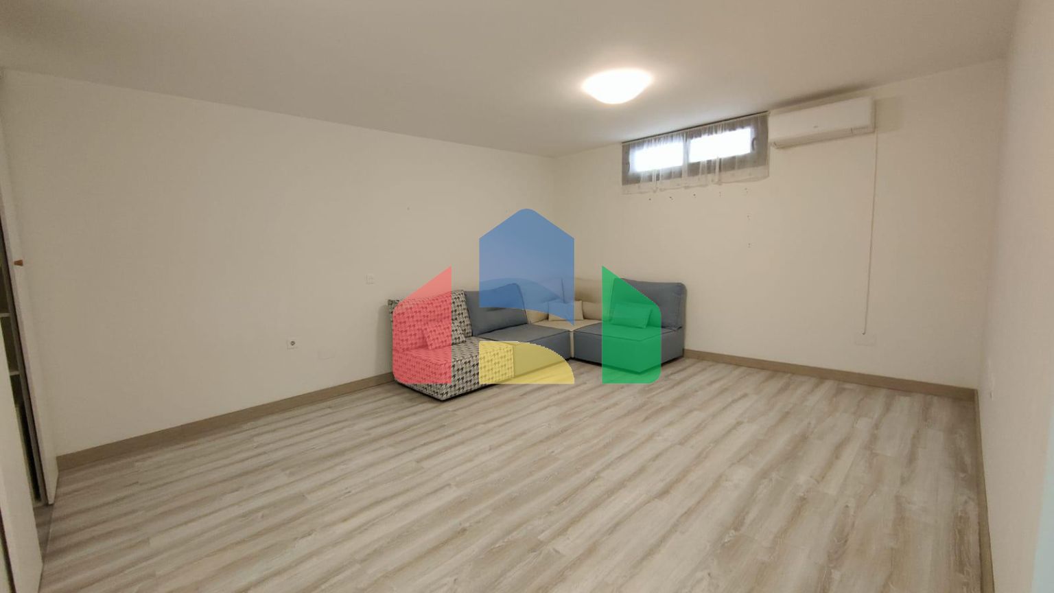 ОТДЕЛЬНАЯ ВИЛЛА С 4 СПАЛЬНЯМИ И ВИДОМ НА МОРЕ И ГОРЫ В ФИНЕСТРАТЕ