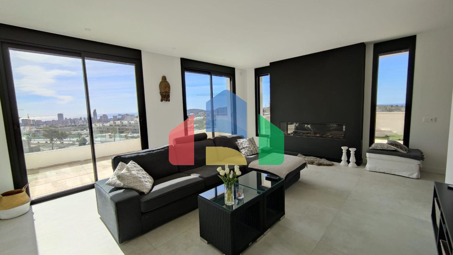 БОЛЬШАЯ СОВРЕМЕННАЯ ВИЛЛА В ФИНЕСТРАТЕ