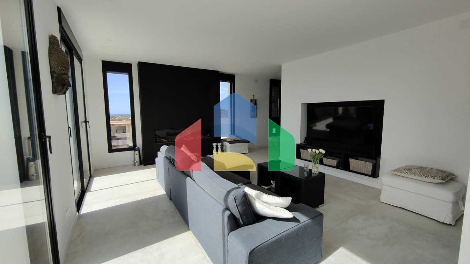 БОЛЬШАЯ СОВРЕМЕННАЯ ВИЛЛА В ФИНЕСТРАТЕ