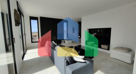 БОЛЬШАЯ СОВРЕМЕННАЯ ВИЛЛА В ФИНЕСТРАТЕ