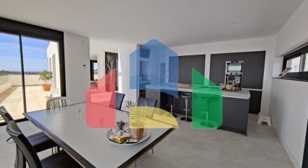 БОЛЬШАЯ СОВРЕМЕННАЯ ВИЛЛА В ФИНЕСТРАТЕ