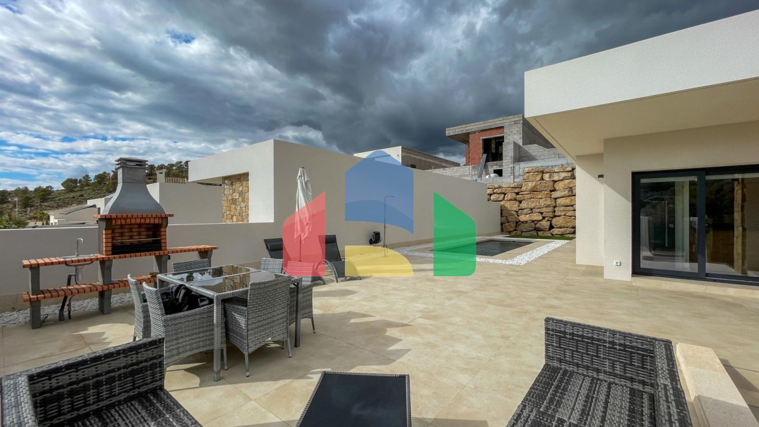 Вилла с дизайнерским подходом в Финестрате