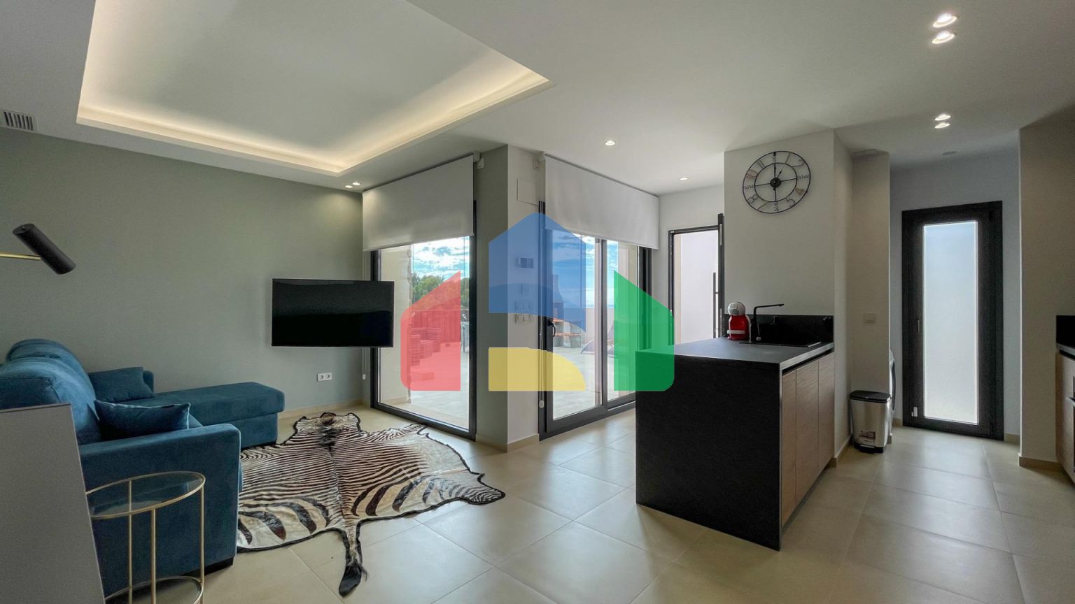 Вилла с дизайнерским подходом в Финестрате