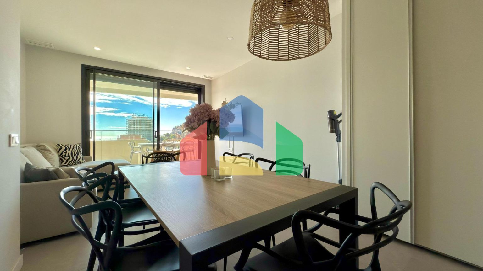 Роскошная Квартира с Потрясающим Видом на Море