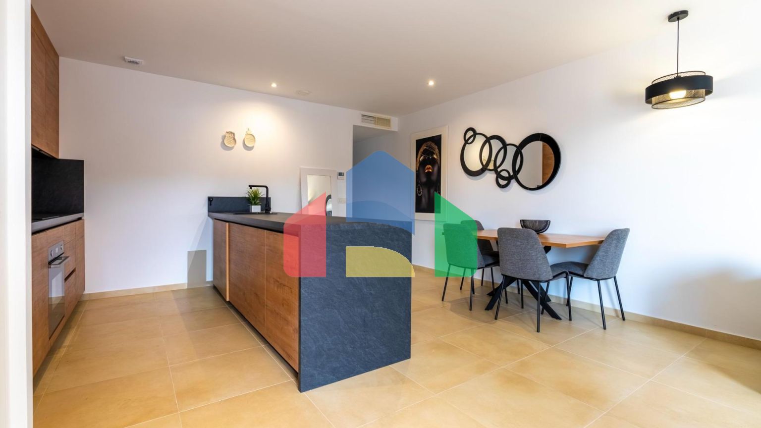 Идеальный летний дом с потрясающим видом