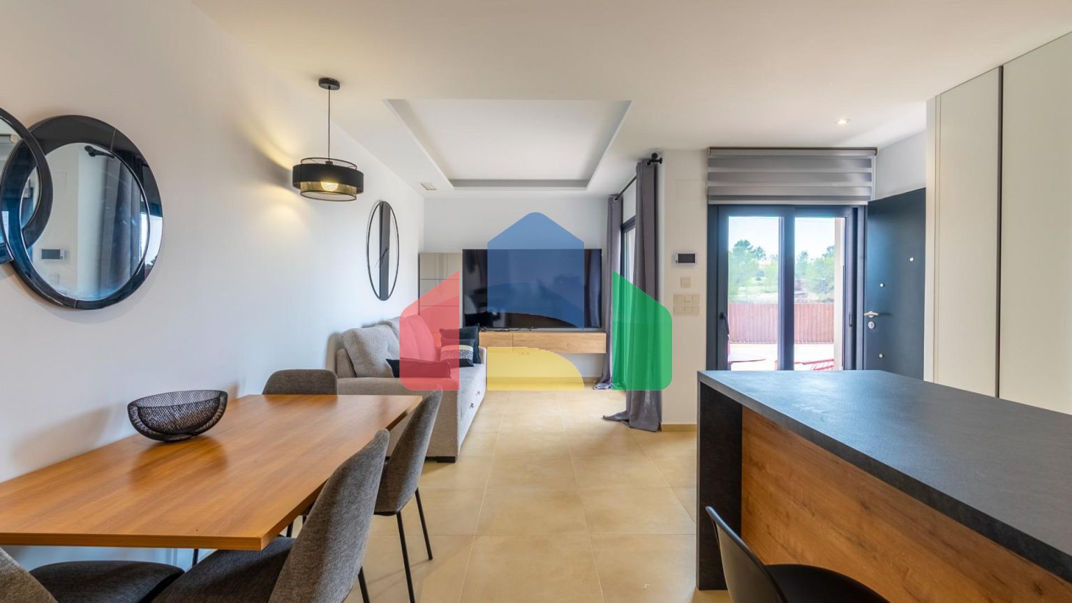 Идеальный летний дом с потрясающим видом