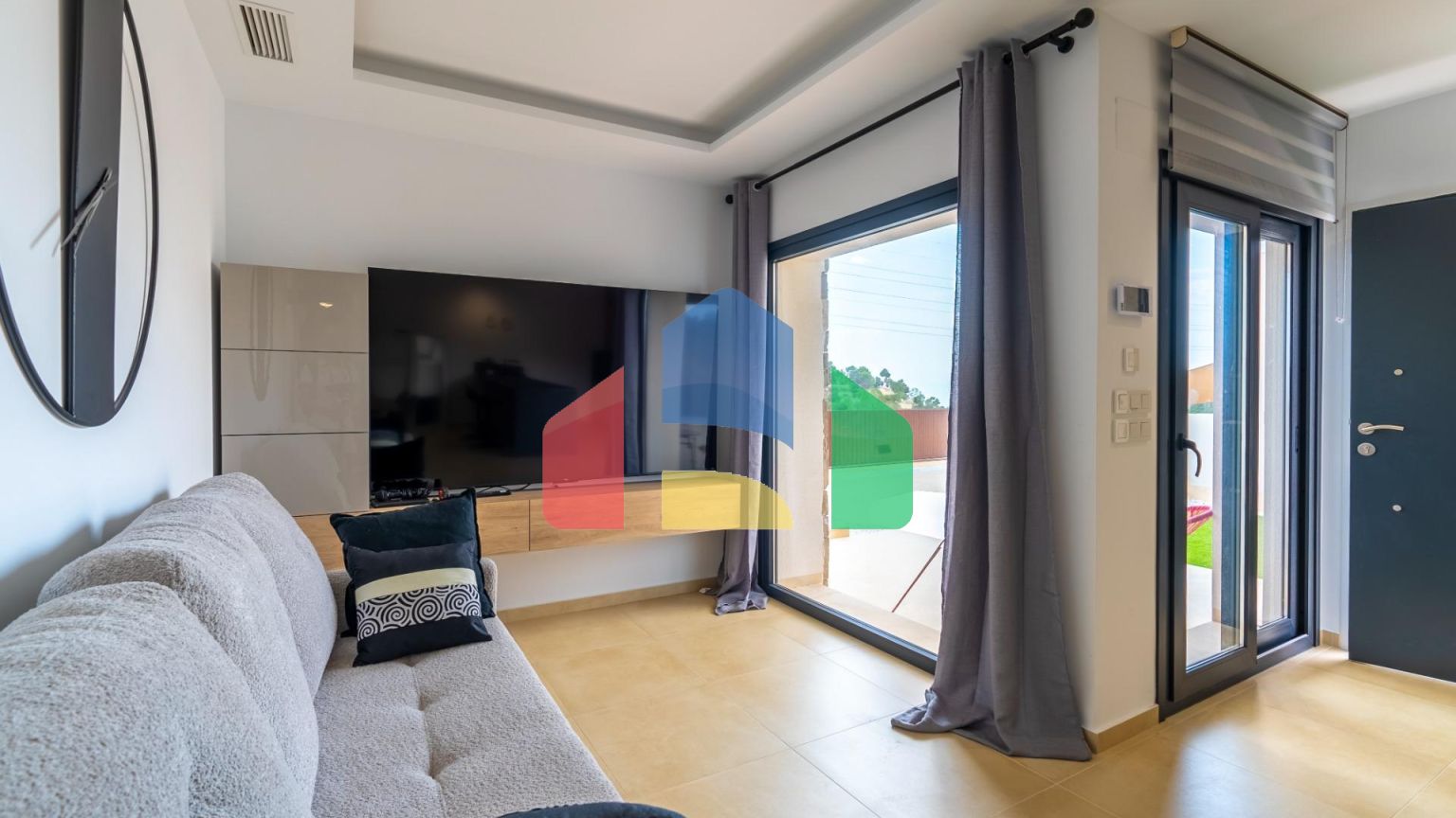 Идеальный летний дом с потрясающим видом