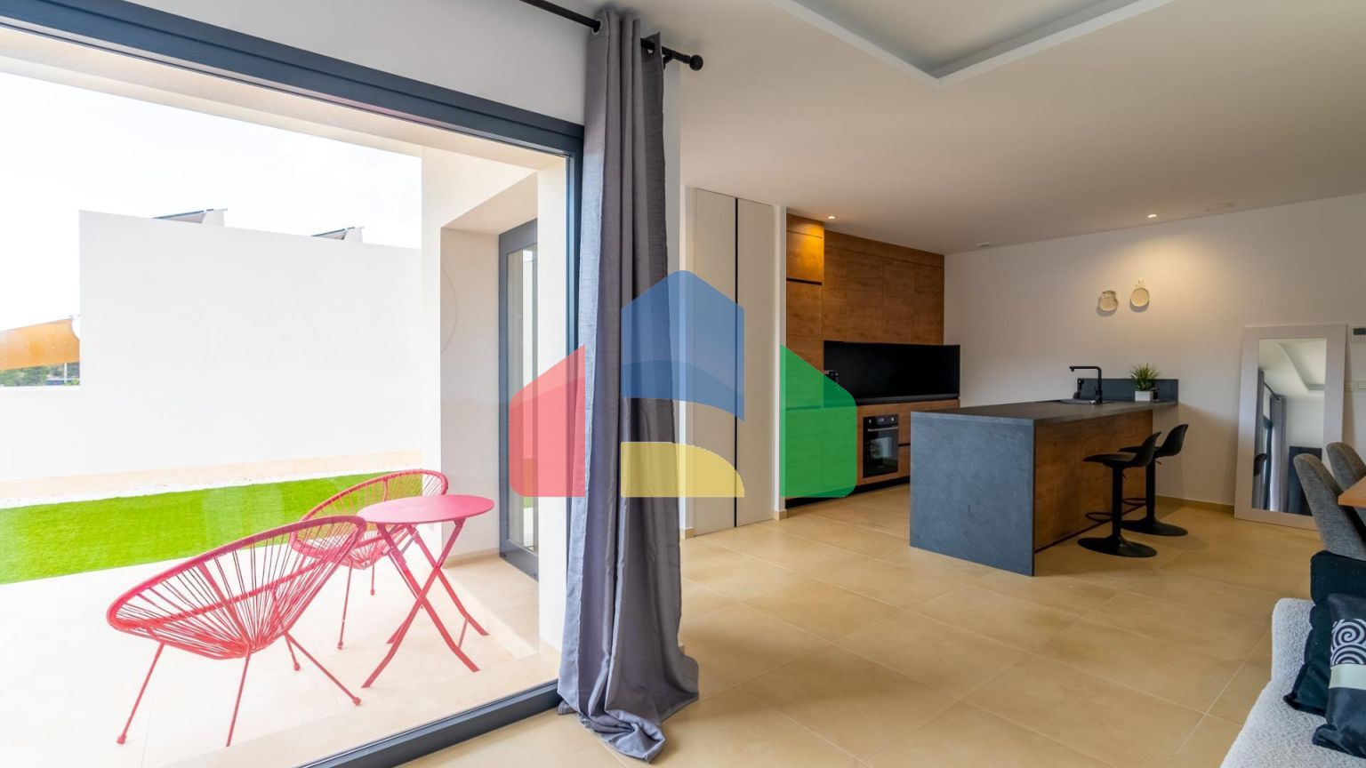 Идеальный летний дом с потрясающим видом