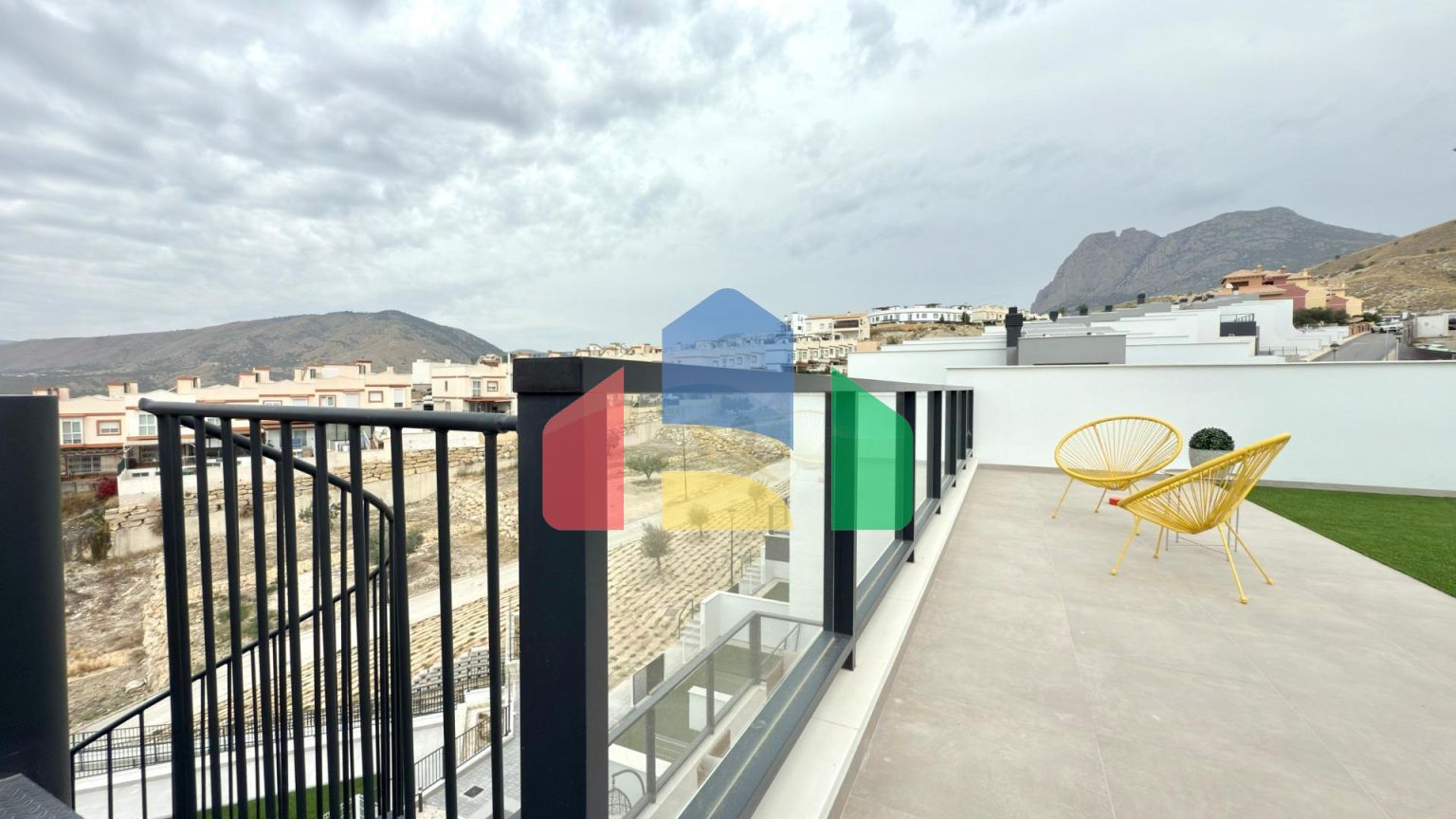 Новый угловой таунхаус с видом на море – Balcón de Finestrat