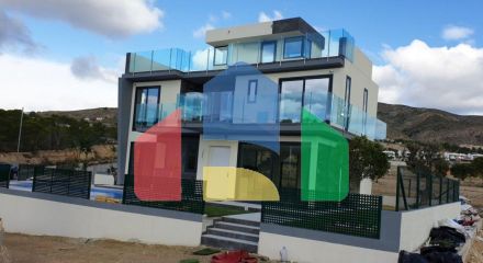 Недорогие виллы с видами на море в Финестрате