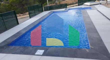 Недорогие виллы с видами на море в Финестрате