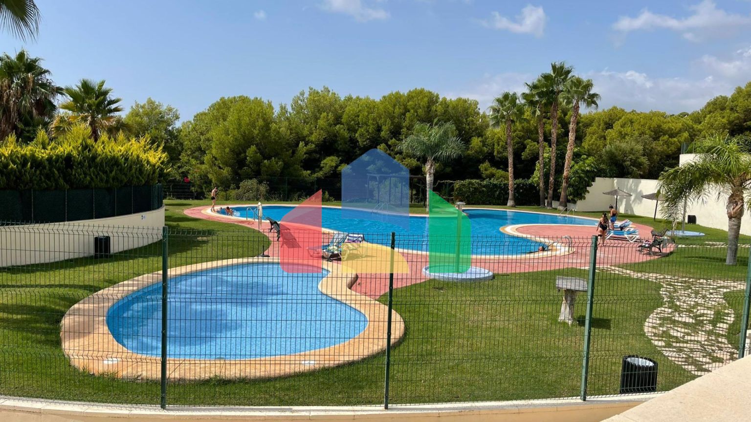 Прекрасный таунхаус в Golf Bahía