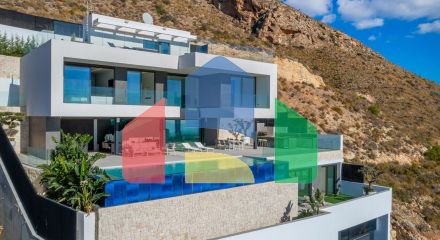 Amazing villa with panoramic views in Finestrat