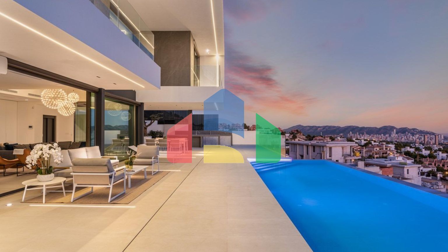 Невероятная вилла с панорамными видами в Финестрате