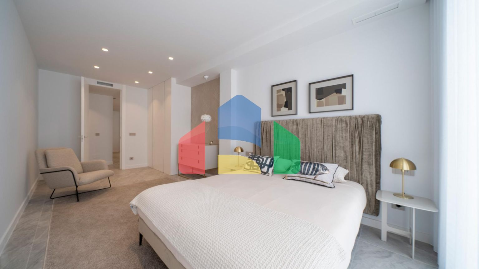 РОСКОШНЫЕ НОВЫЕ ВИЛЛЫ В ФИНЕСТРАТЕ С ВИДОМ НА МОРЕ