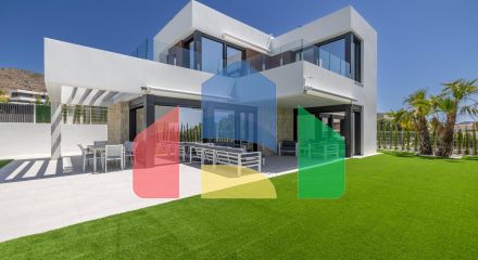 Luxury villa in prestigious Sierra Cortina de Finestrat with sea views!