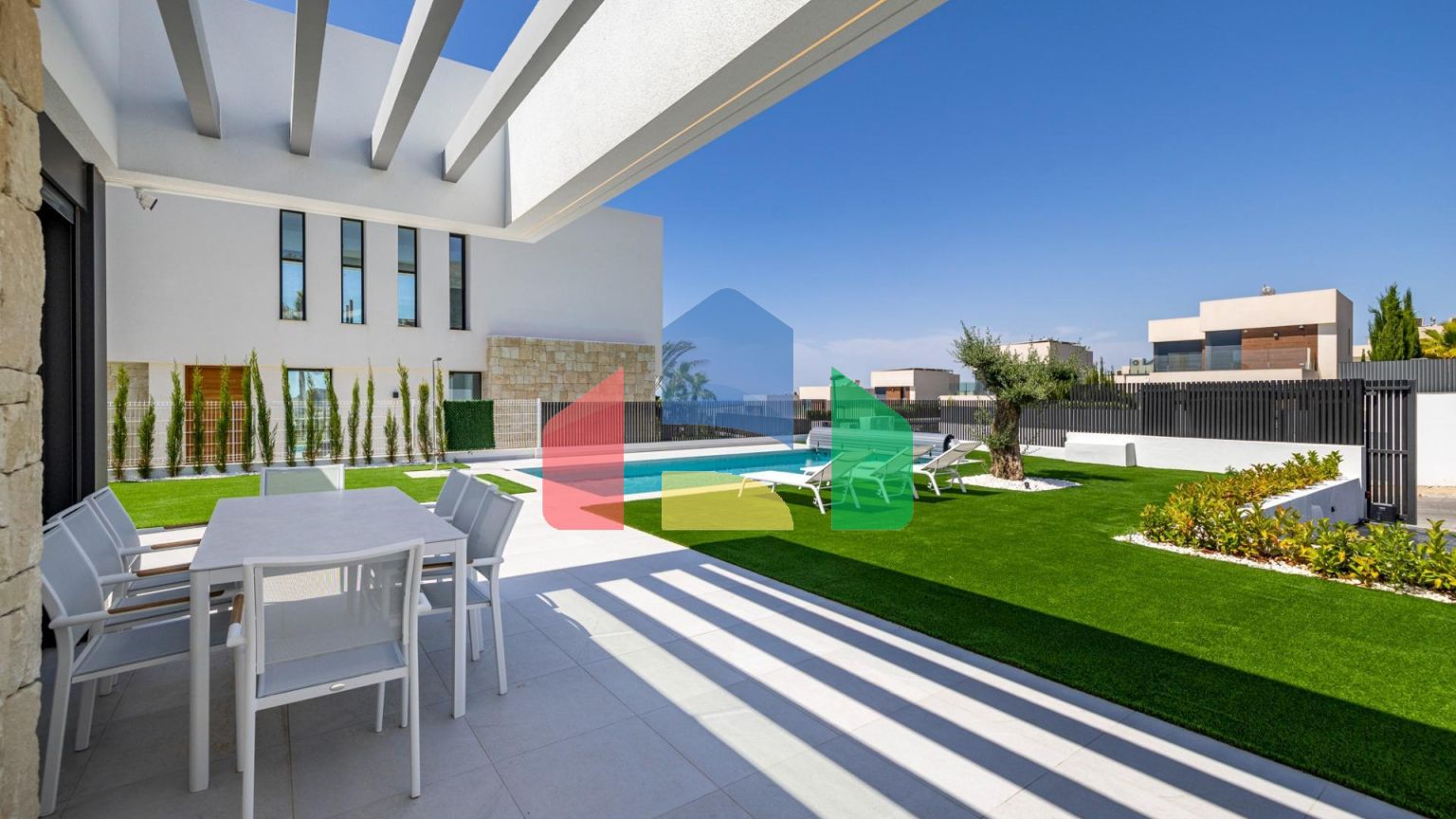 Роскошная вилла в престижном районе Сьерра Кортина де Финестрат с видом на море!