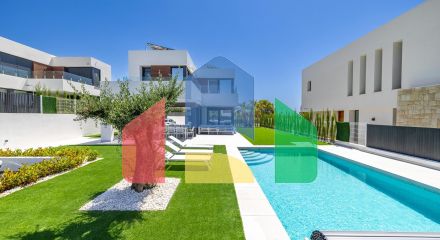 Роскошная вилла в престижном районе Сьерра Кортина де Финестрат с видом на море!