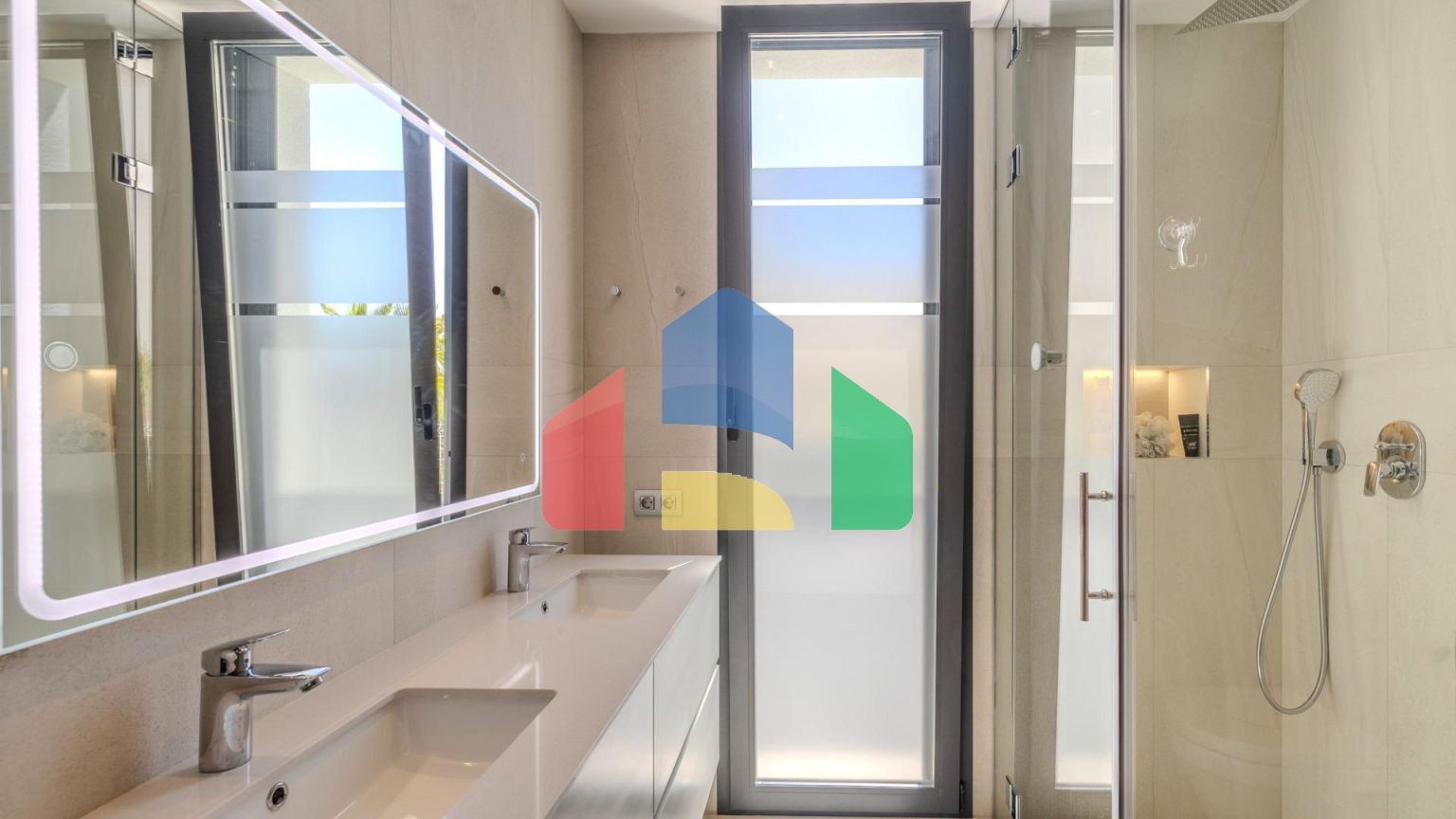 Роскошная вилла в престижном районе Сьерра Кортина де Финестрат с видом на море!