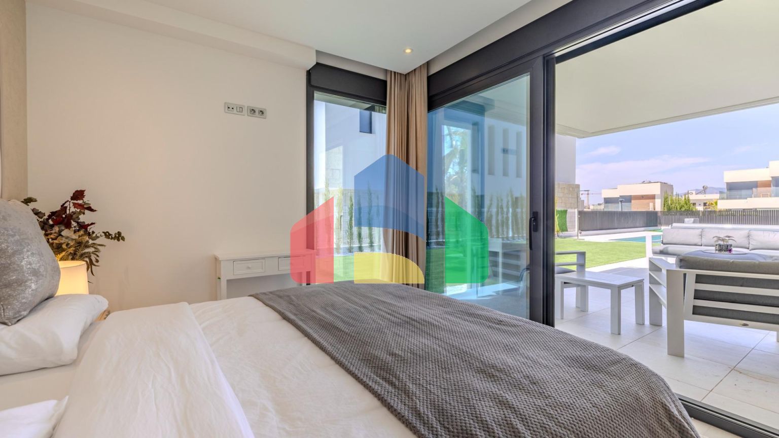 Роскошная вилла в престижном районе Сьерра Кортина де Финестрат с видом на море!