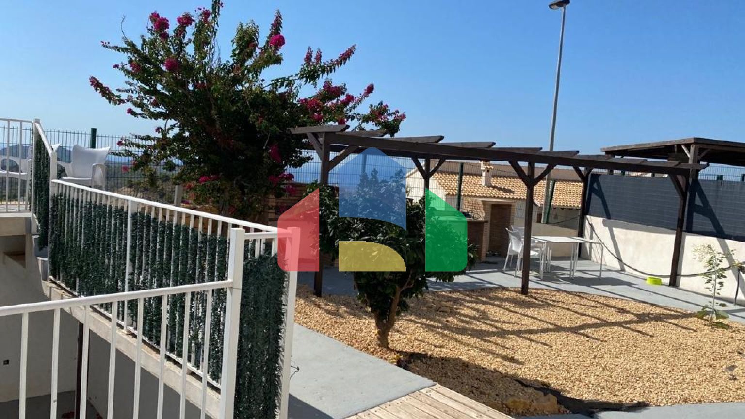 КРАСИВАЯ ВИЛЛА В ФИНЕСТРАТЕ НА ПРОДАЖУ