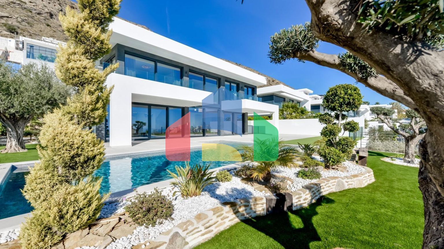 Вилла Roma: Эксклюзивность и Элегантность в Финестрате