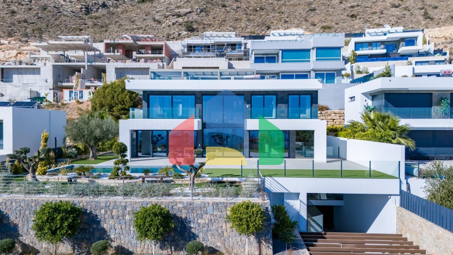 Вилла Roma: Эксклюзивность и Элегантность в Финестрате