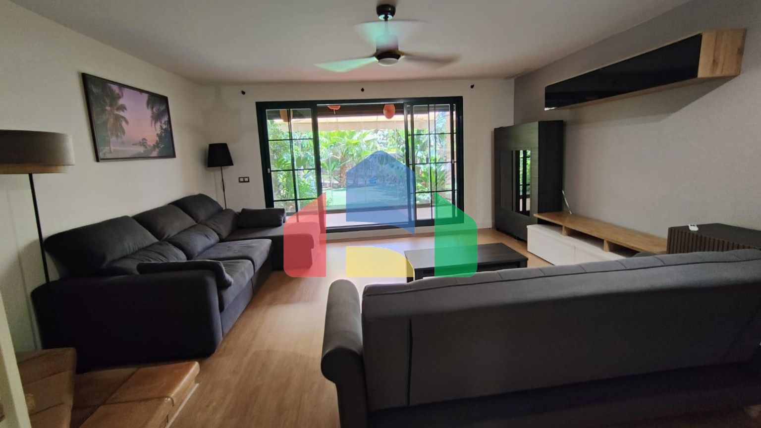 КРАСИВЫЙ ТАУНХАУС С 3 СПАЛЬНЯМИ В САМОМ ЦЕНТРЕ СЬЕРРА-КОРТИНА-ФИНЕСТРАТ