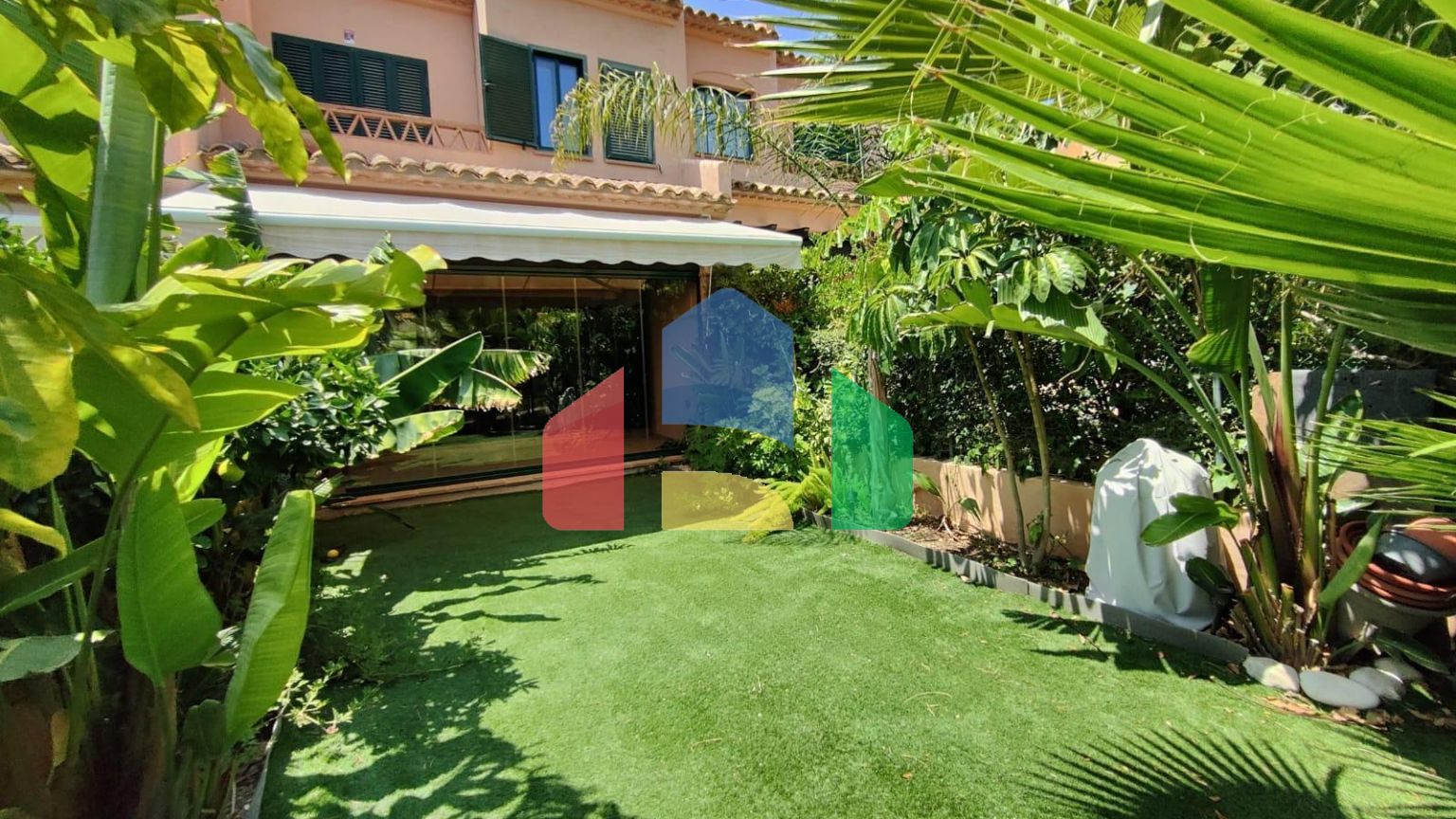 КРАСИВЫЙ ТАУНХАУС С 3 СПАЛЬНЯМИ В САМОМ ЦЕНТРЕ СЬЕРРА-КОРТИНА-ФИНЕСТРАТ