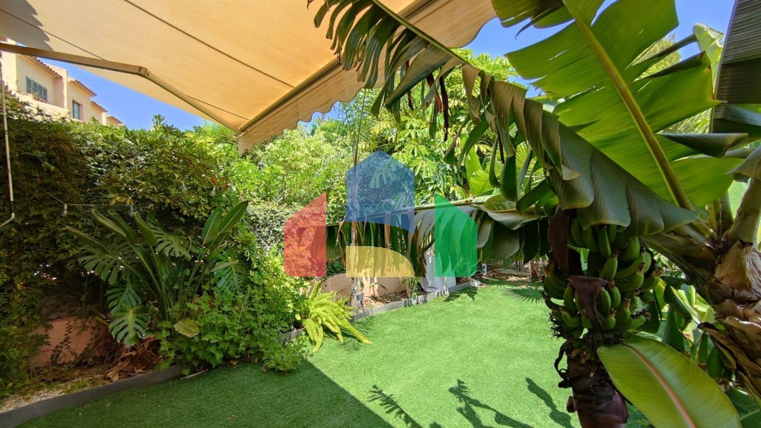 КРАСИВЫЙ ТАУНХАУС С 3 СПАЛЬНЯМИ В САМОМ ЦЕНТРЕ СЬЕРРА-КОРТИНА-ФИНЕСТРАТ