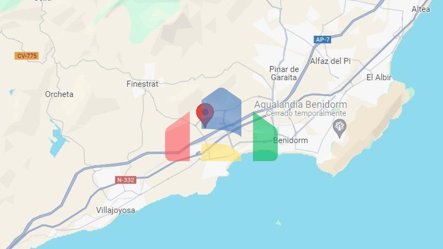 Новые двухквартирные дома с общим бассейном