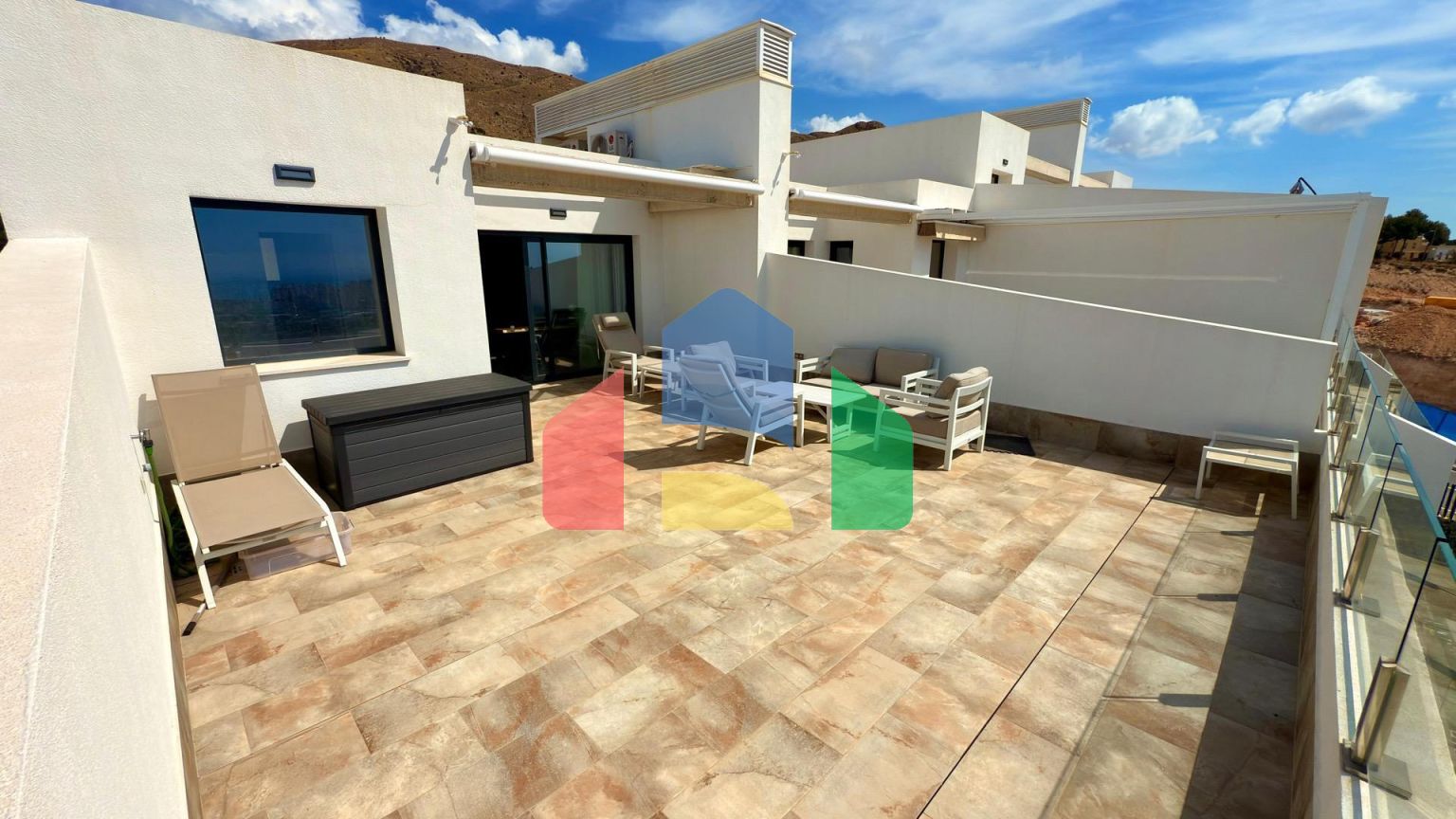 Просторный пентхаус с потрясающим видом на Бенидорм и море ️