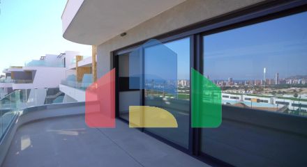 Роскошный двухуровневый пентхаус в Финестрате с потрясающим видом на море