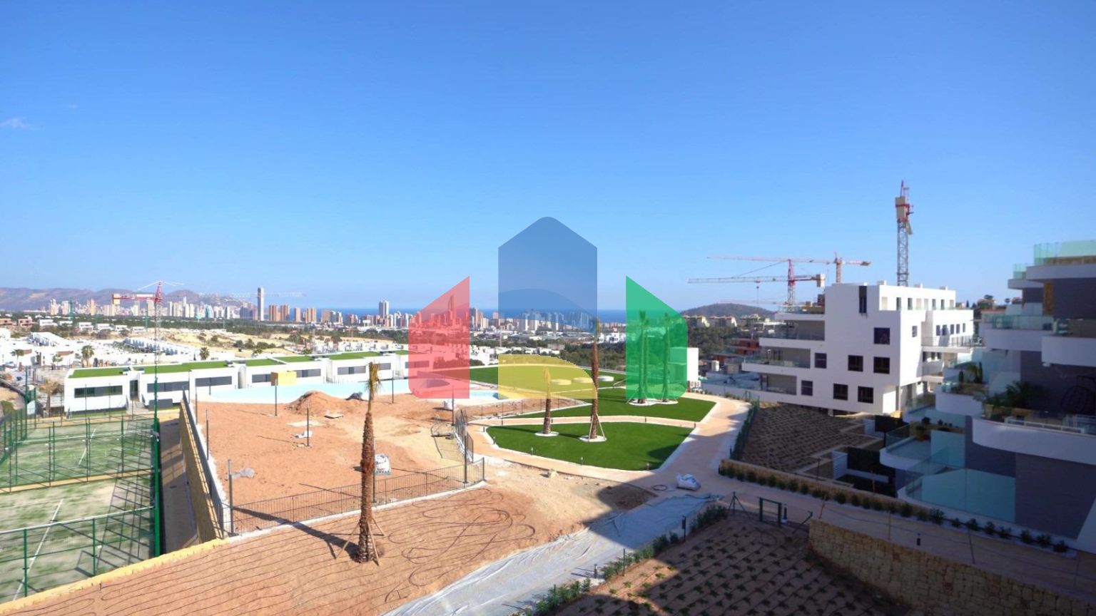 Роскошный двухуровневый пентхаус в Финестрате с потрясающим видом на море