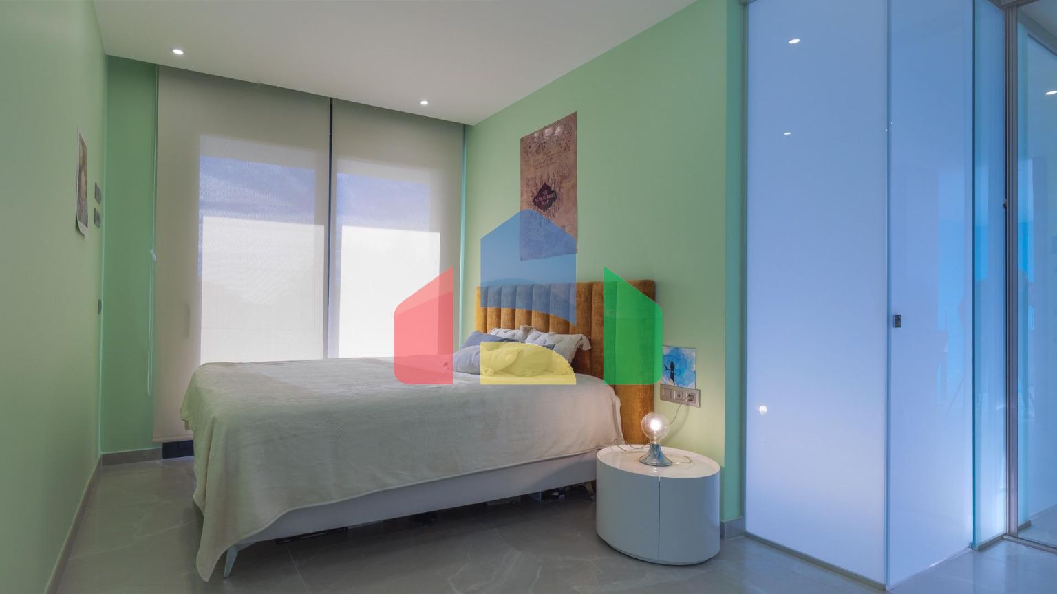 Уникальная вилла в Сьерра-Кортина: престижное местоположение среди гор и моря