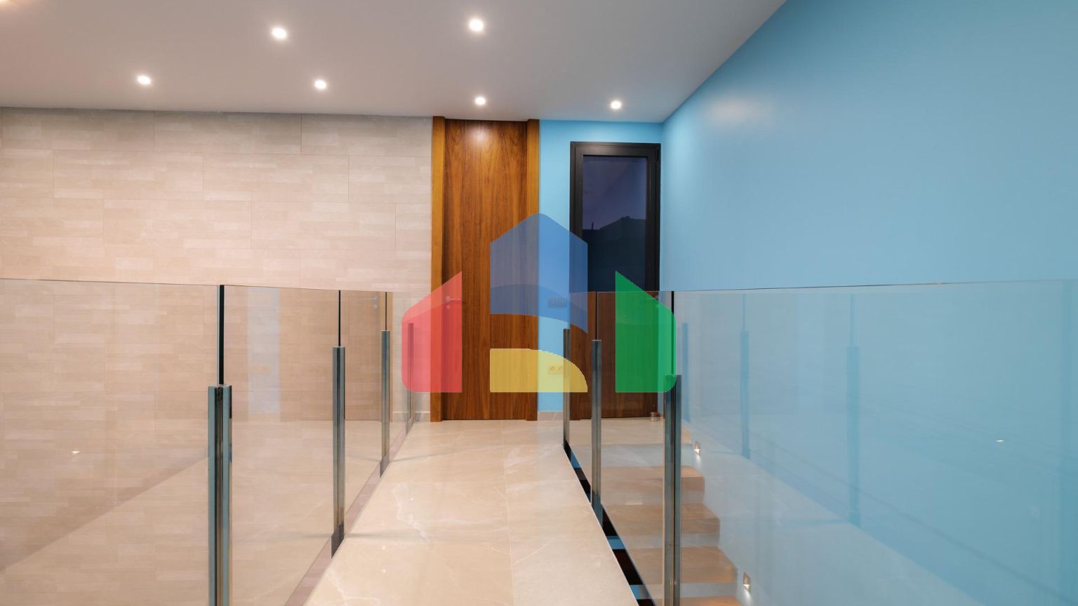 Уникальная вилла в Сьерра-Кортина: престижное местоположение среди гор и моря