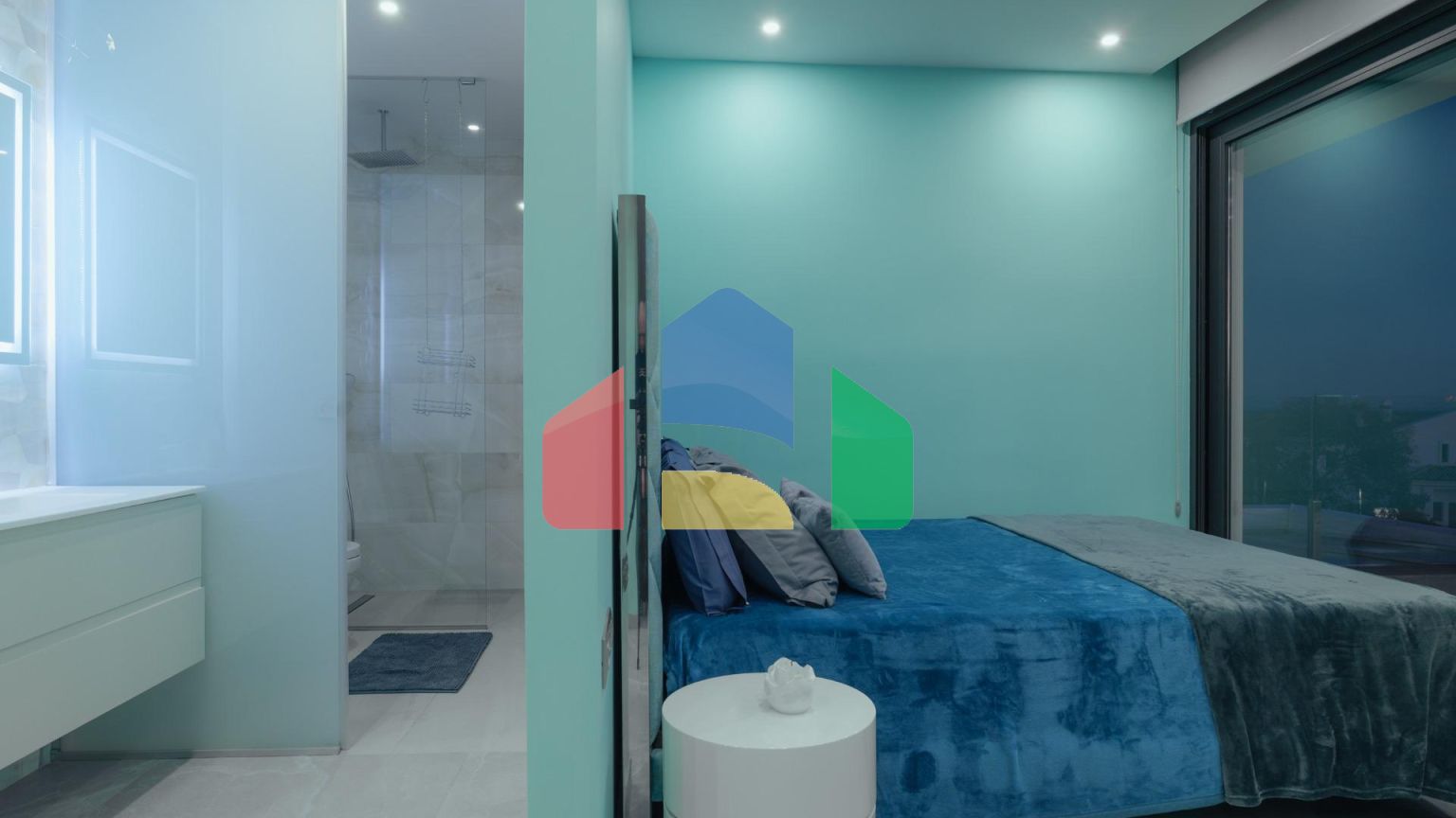 Уникальная вилла в Сьерра-Кортина: престижное местоположение среди гор и моря