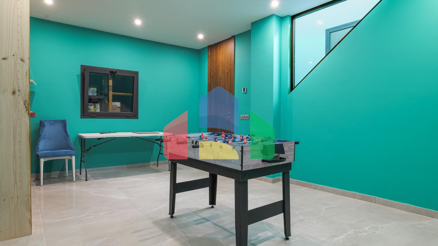 Уникальная вилла в Сьерра-Кортина: престижное местоположение среди гор и моря