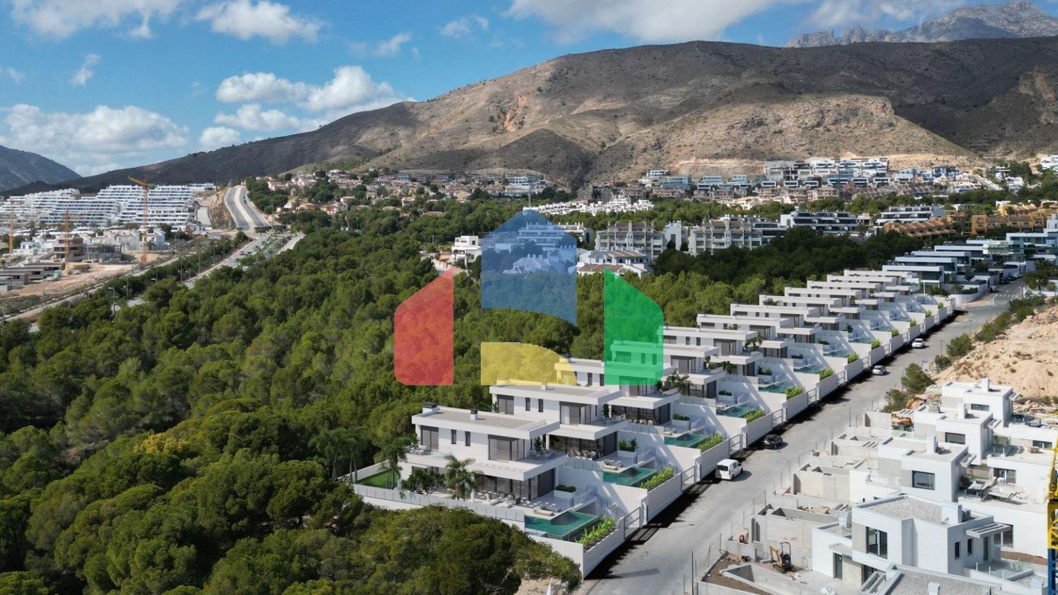 Эксклюзивная новая вилла в Сьерра-Кортина: роскошь, природа и панорамные виды