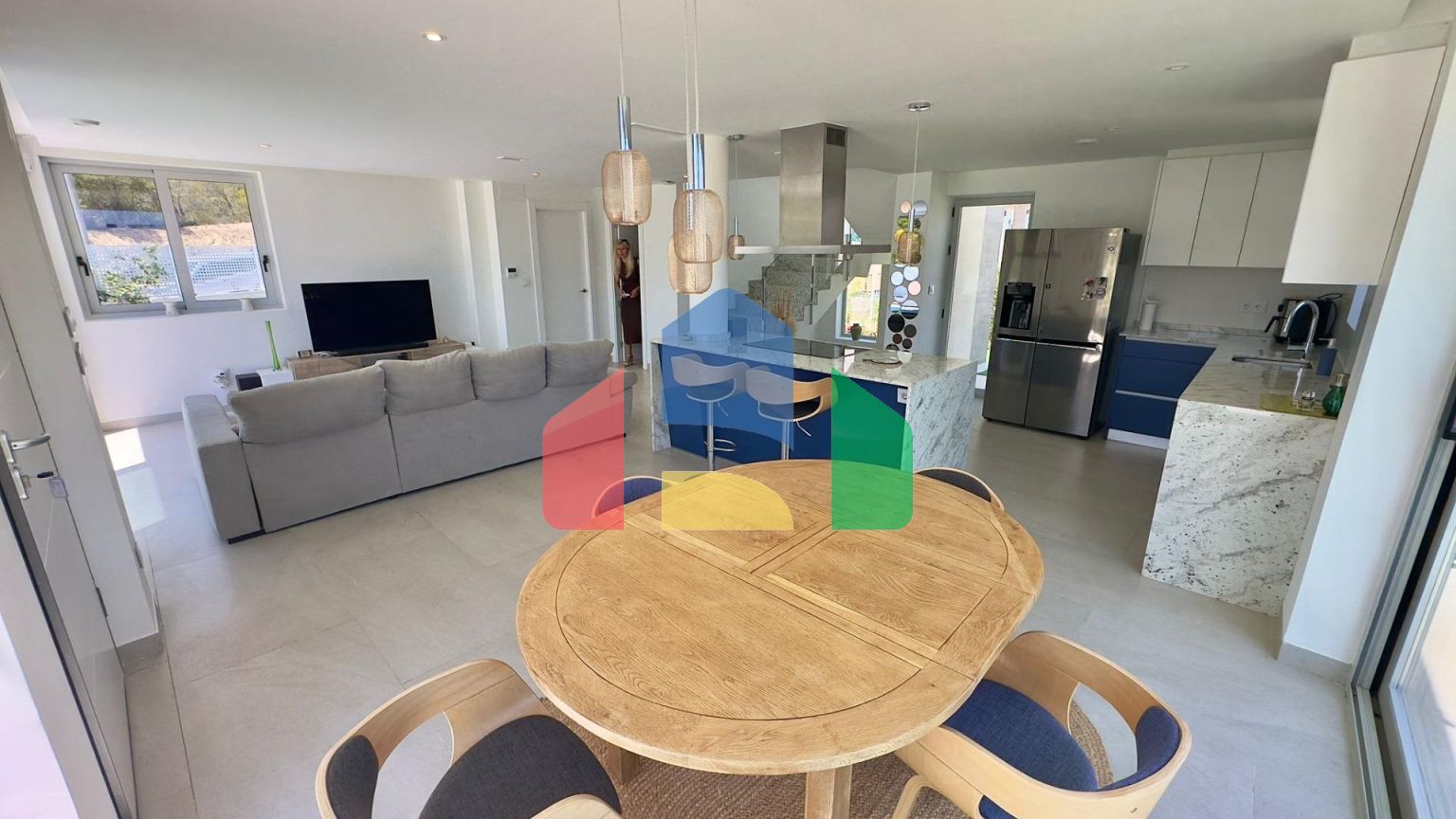 Большая вилла на балконе Финестрата с видом на море