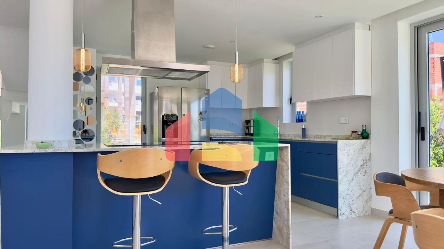 Большая вилла на балконе Финестрата с видом на море