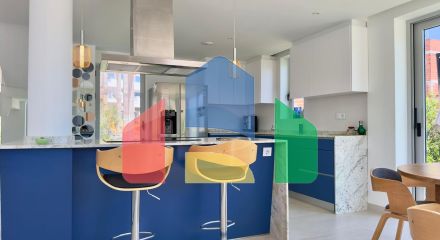 Большая вилла на балконе Финестрата с видом на море Большая вилла на балконе Финестрата с видом на море